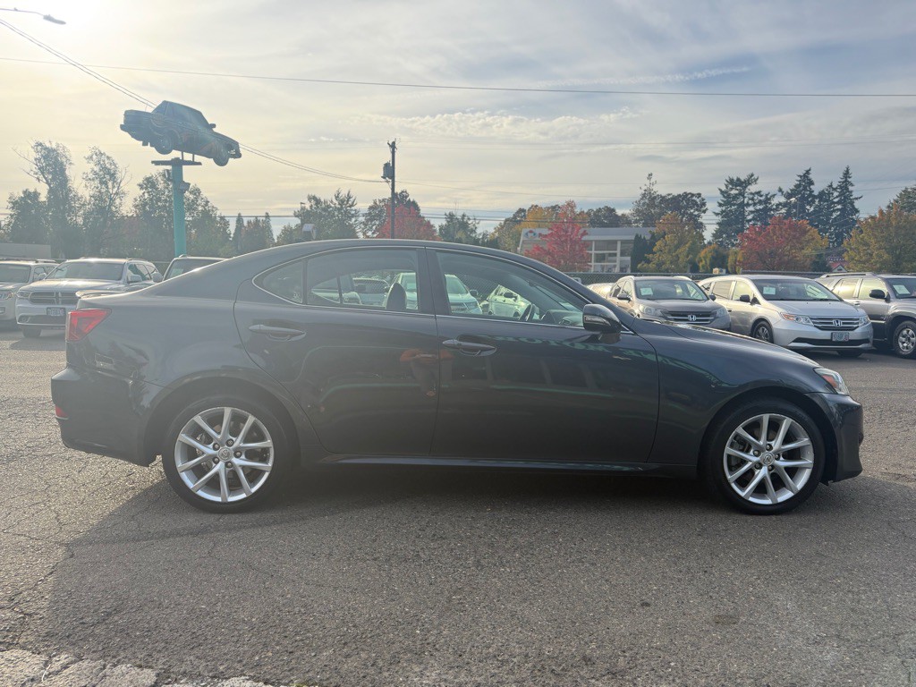 2011 Lexus IS Image 7