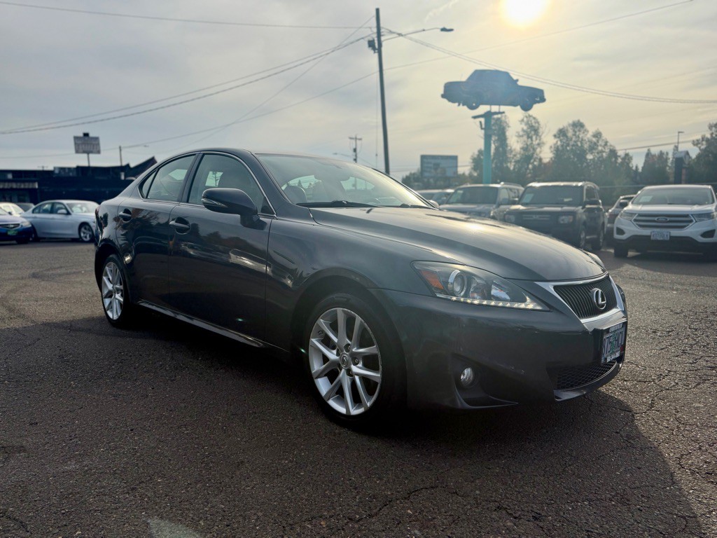 2011 Lexus IS Image 8