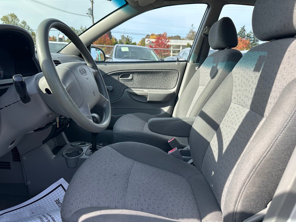 2005 Kia Rio Image 7