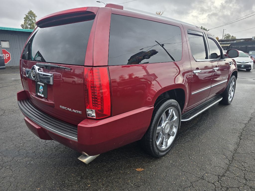 2011 Cadillac Escalade Image 5