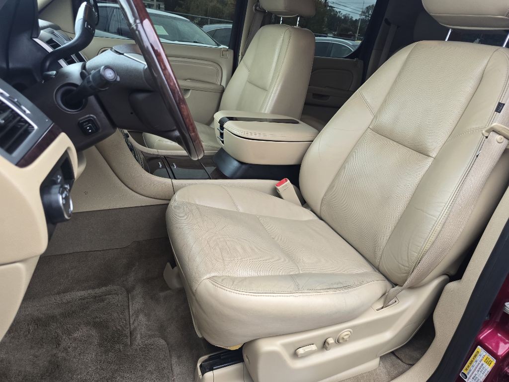 2011 Cadillac Escalade Image 11