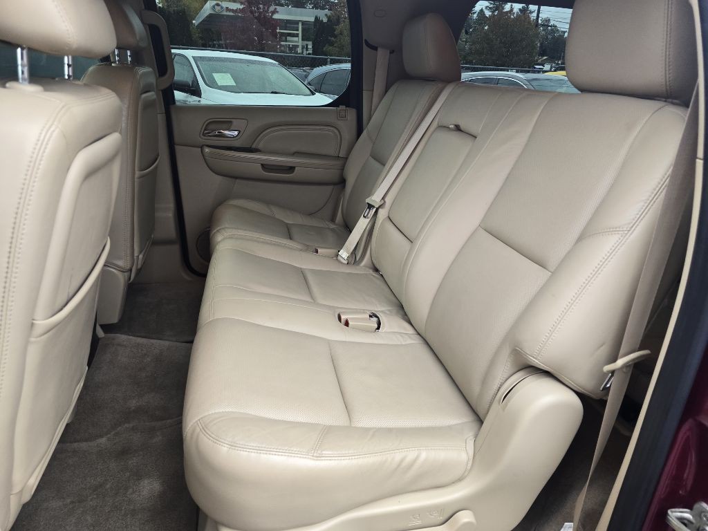 2011 Cadillac Escalade Image 14