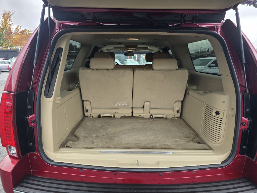 2011 Cadillac Escalade Image 18