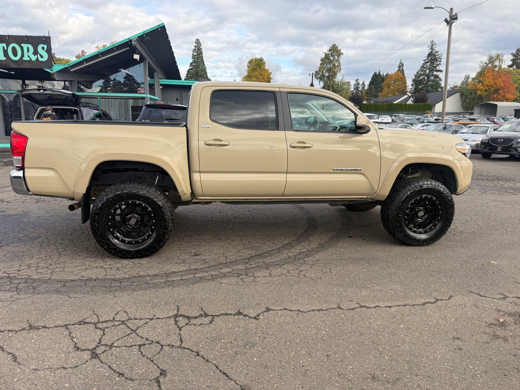 2016 Toyota Tacoma Image 7