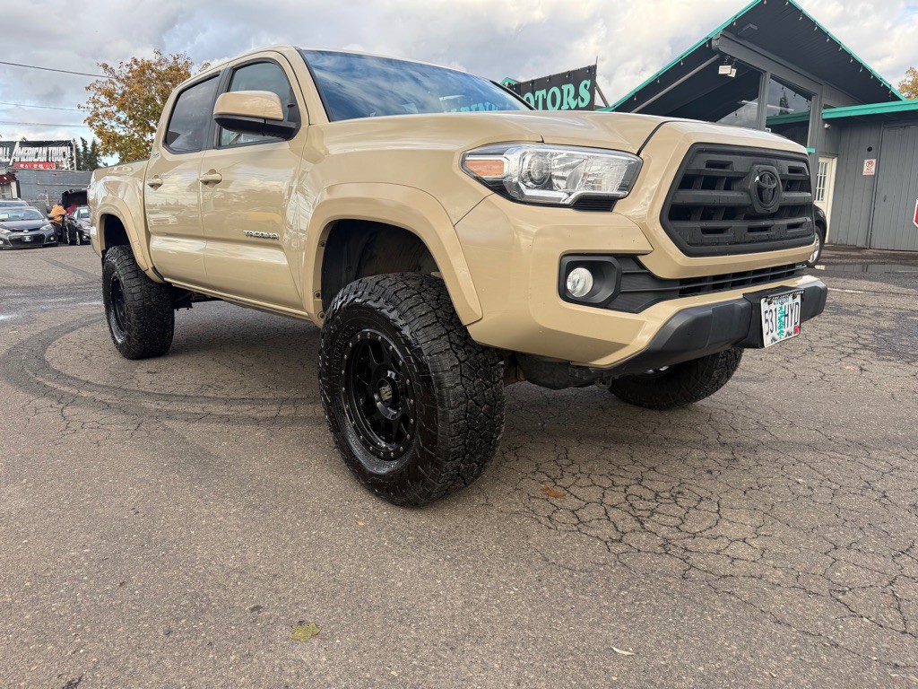 2016 Toyota Tacoma Image 9