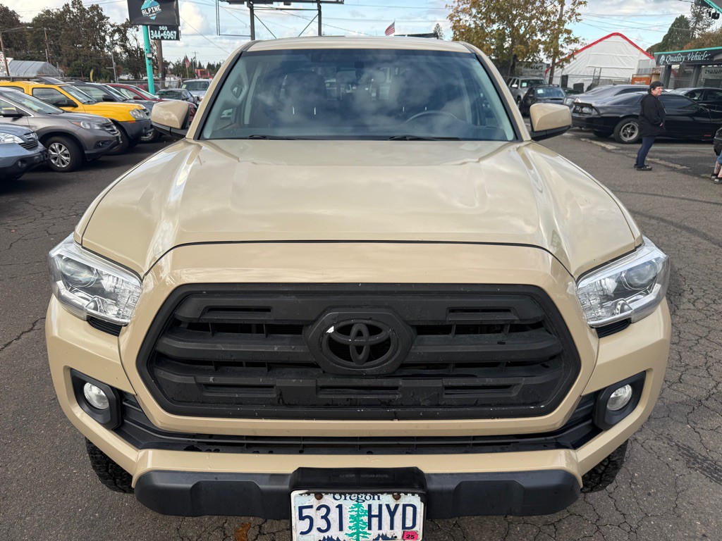 2016 Toyota Tacoma Image 11