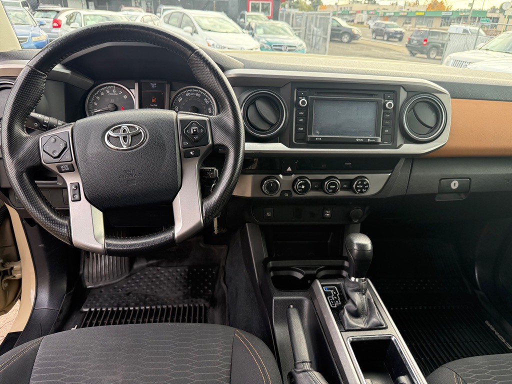 2016 Toyota Tacoma Image 15