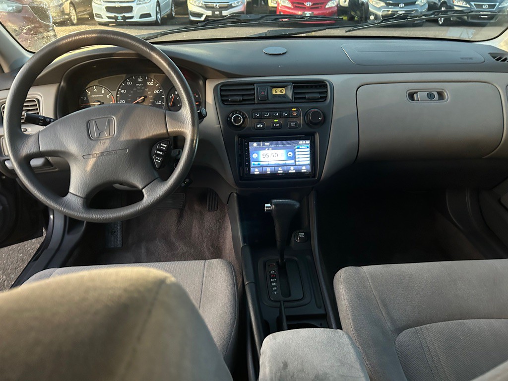 1999 Honda Accord Image 9