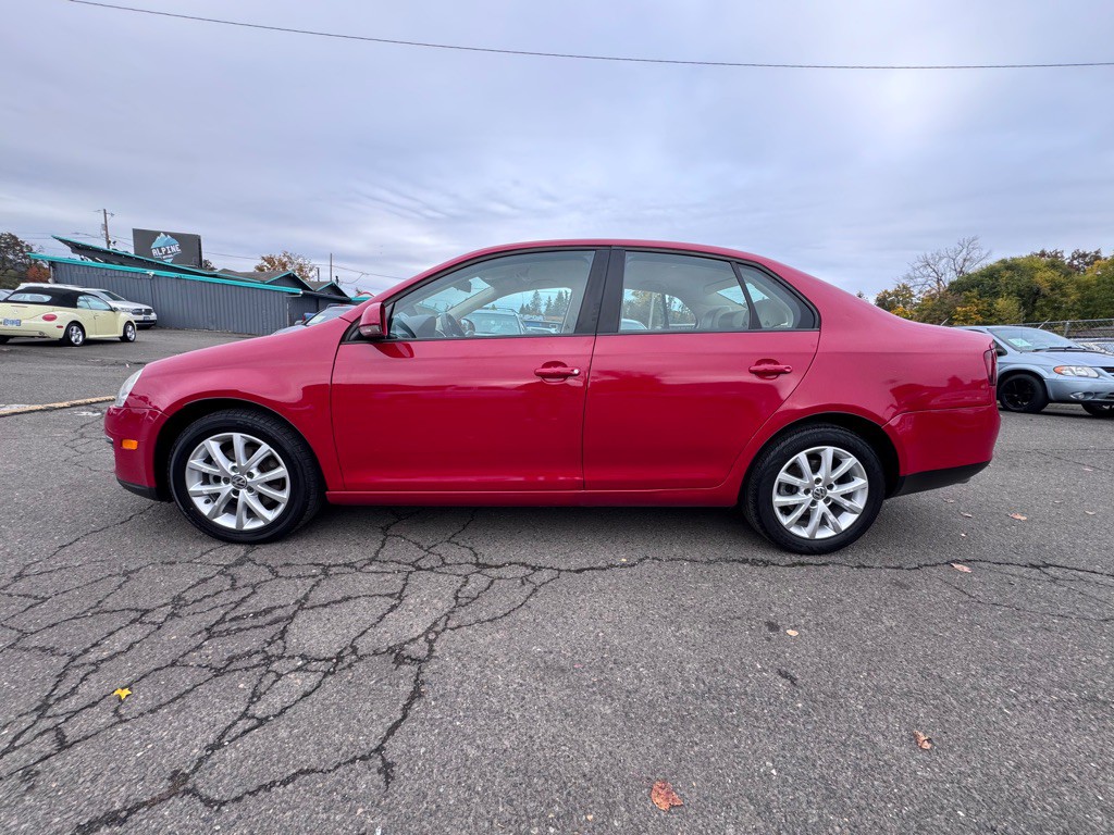2010 Volkswagen Jetta Image 2