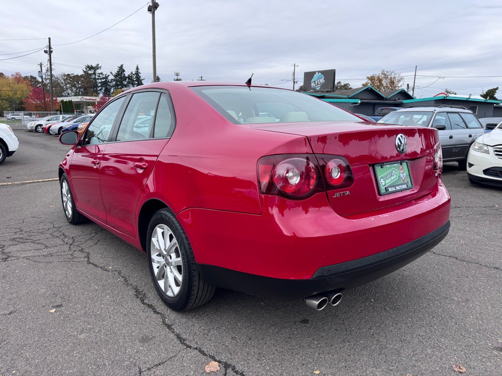 2010 Volkswagen Jetta Image 3
