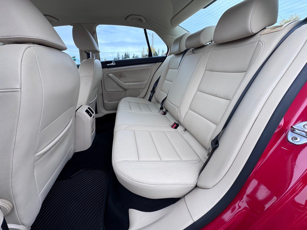 2010 Volkswagen Jetta Image 10