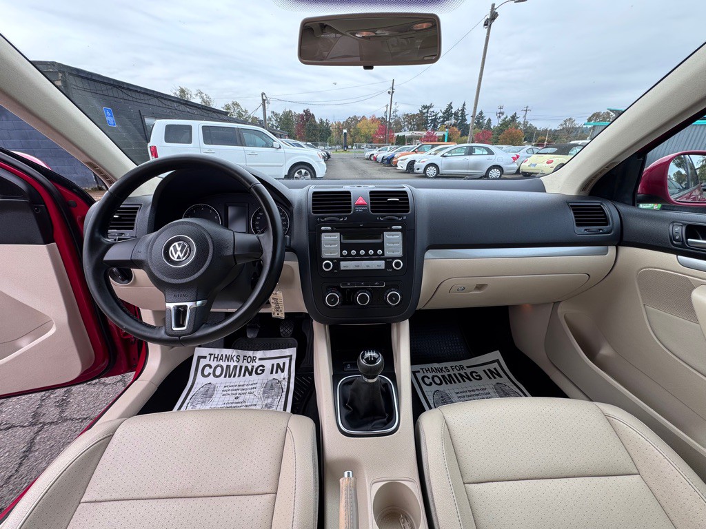 2010 Volkswagen Jetta Image 13