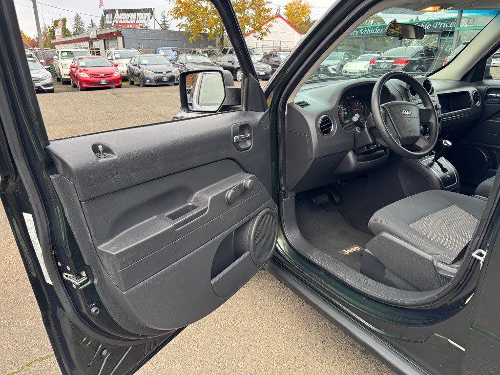 2010 Jeep Patriot Image 8