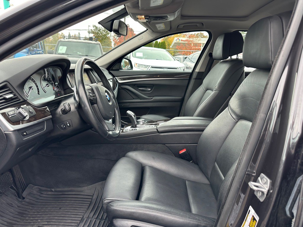 2016 BMW 5 Series Image 7