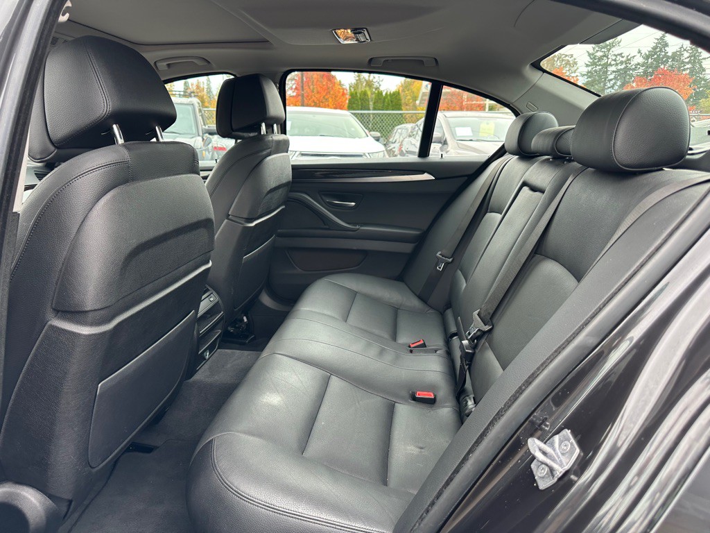 2016 BMW 5 Series Image 8