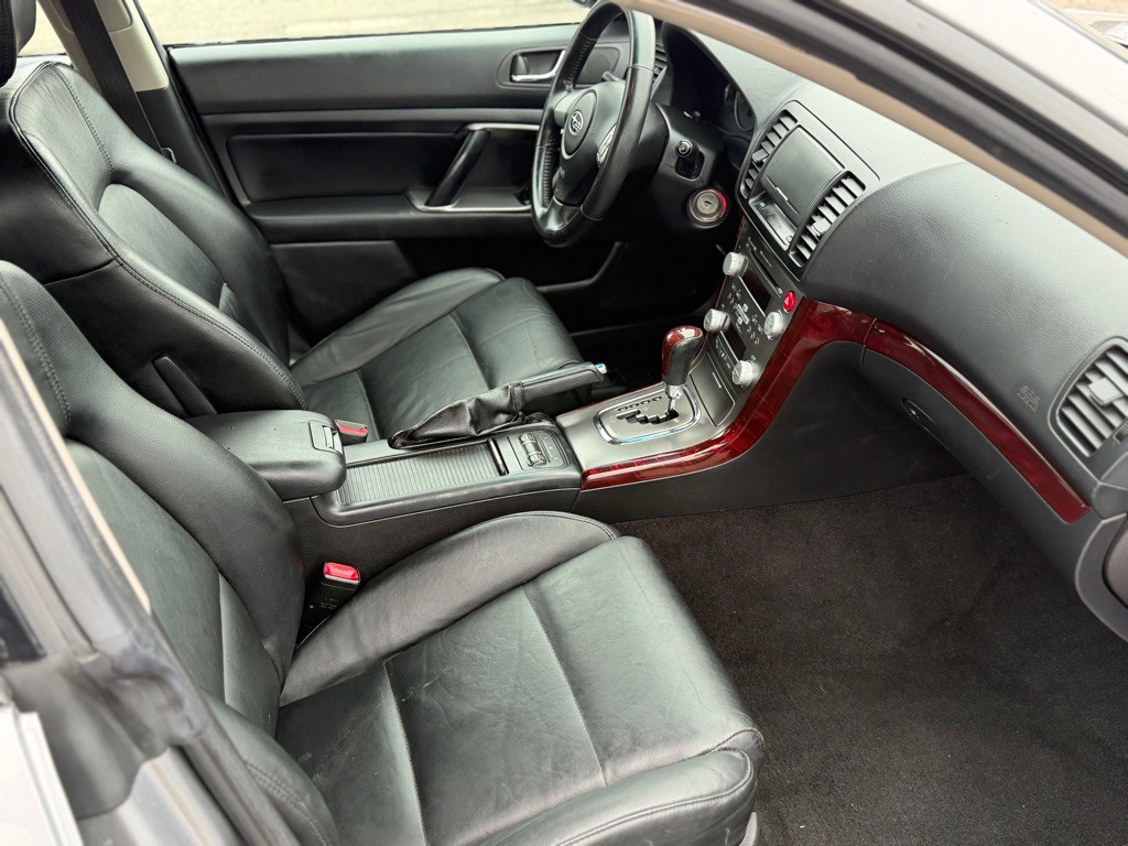 2008 Subaru Outback Image 10