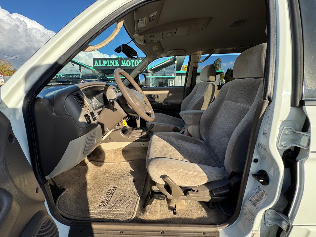 2000 Mitsubishi Montero Image 9