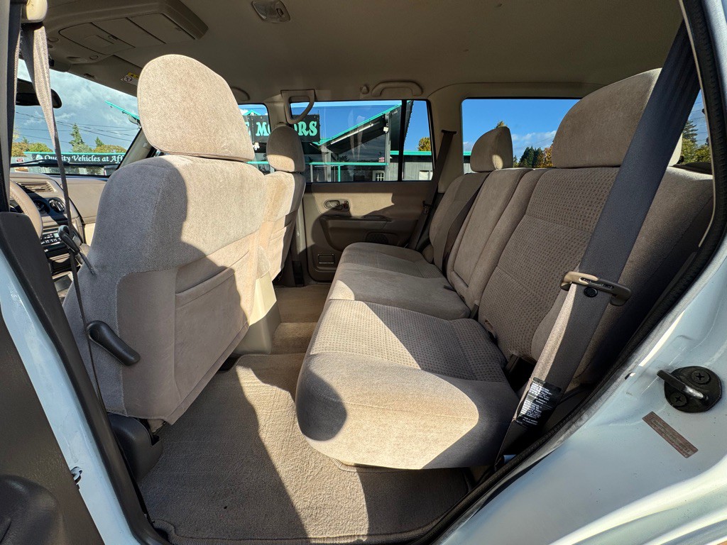 2000 Mitsubishi Montero Image 12