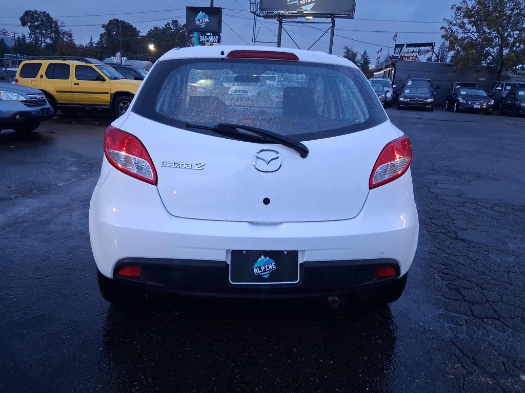 2013 Mazda Mazda2 Image 3