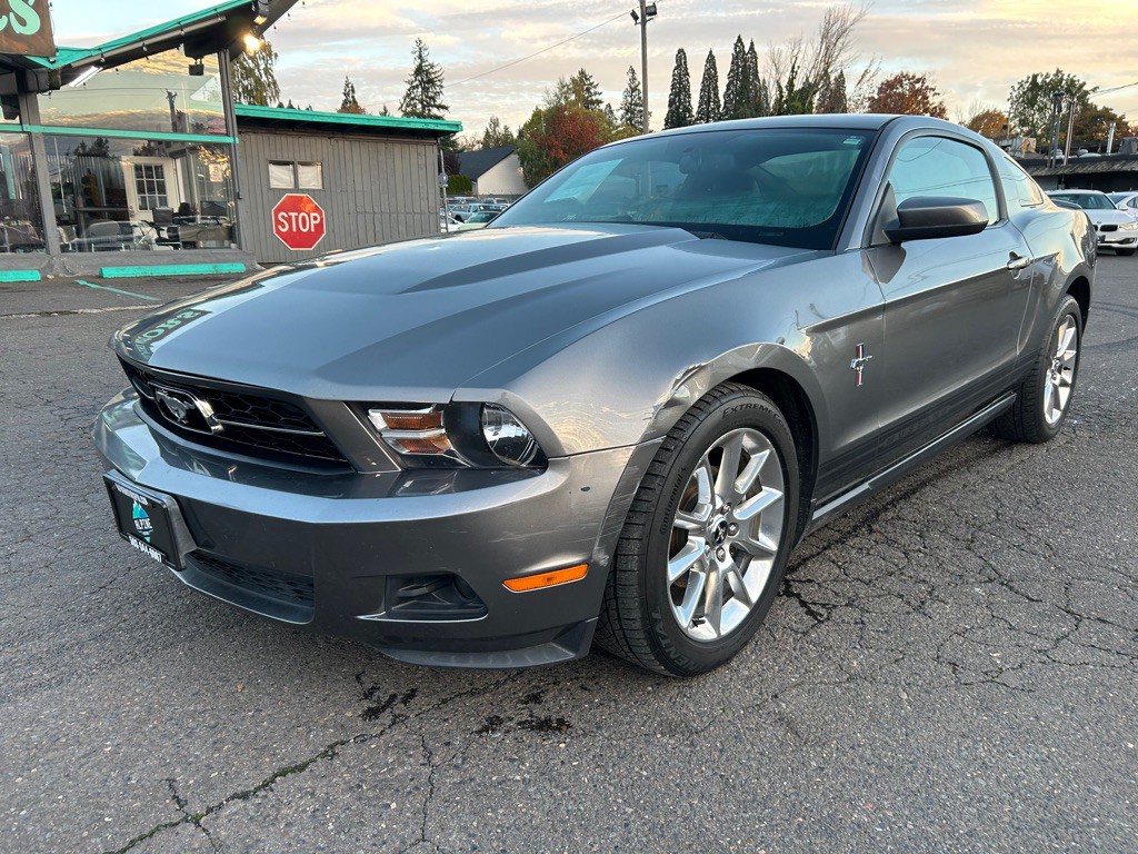 2010 Ford Mustang Image 1