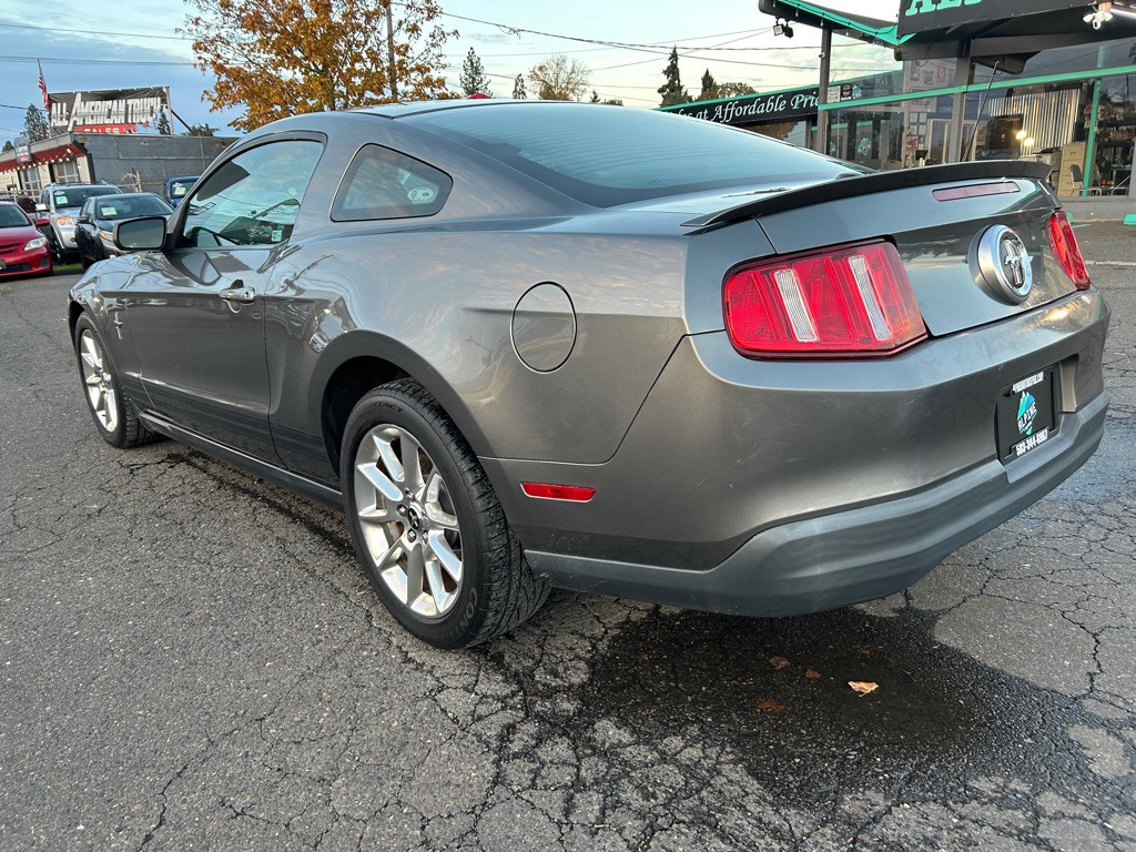 2010 Ford Mustang Image 2