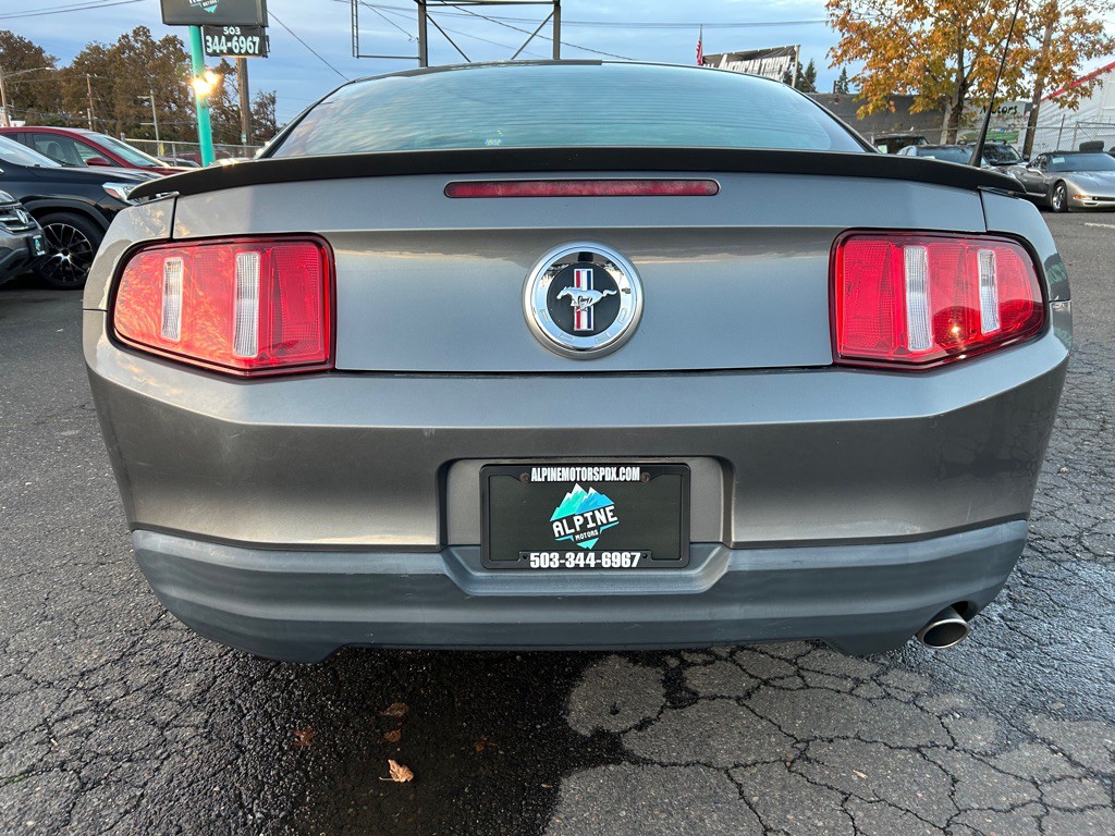 2010 Ford Mustang Image 3