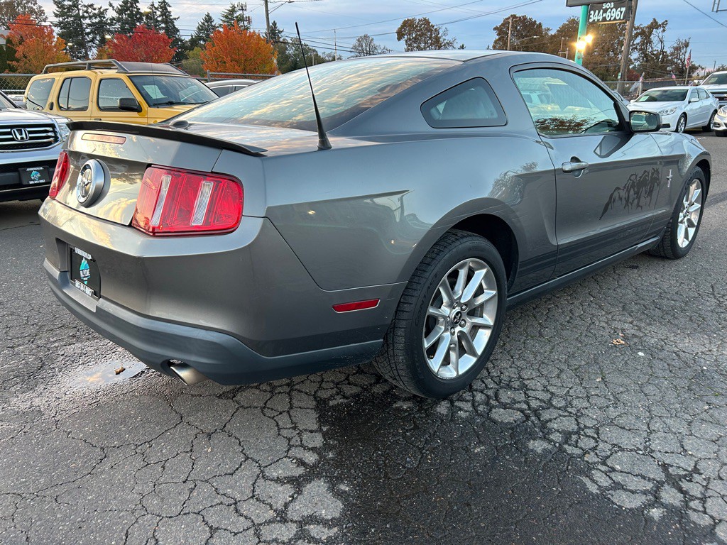 2010 Ford Mustang Image 4