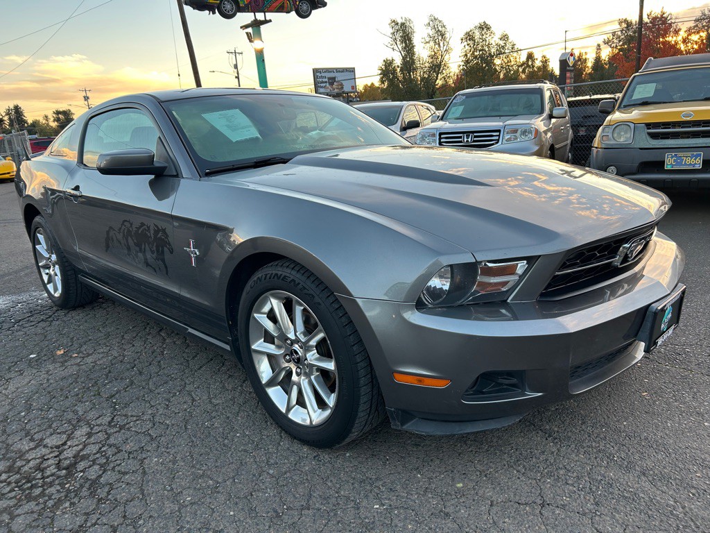 2010 Ford Mustang Image 5