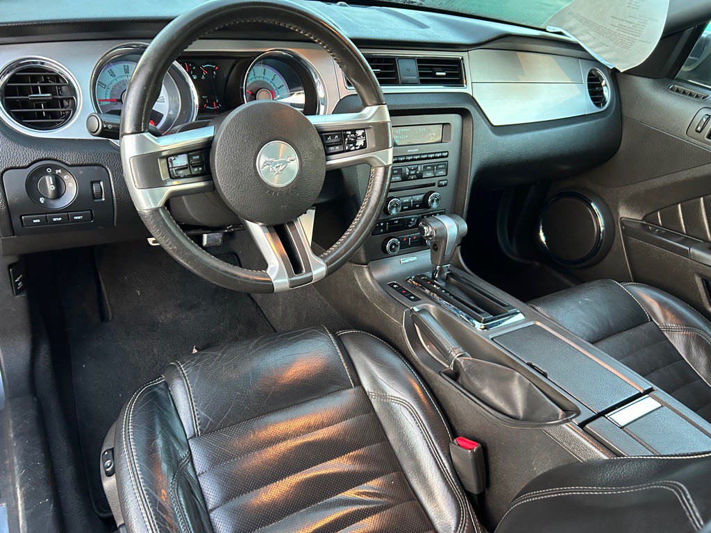 2010 Ford Mustang Image 9