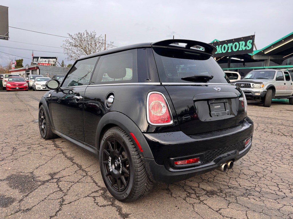 2013 MINI Cooper Image 3