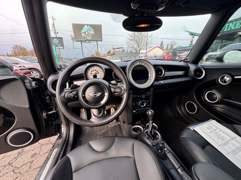 2013 MINI Cooper Image 9
