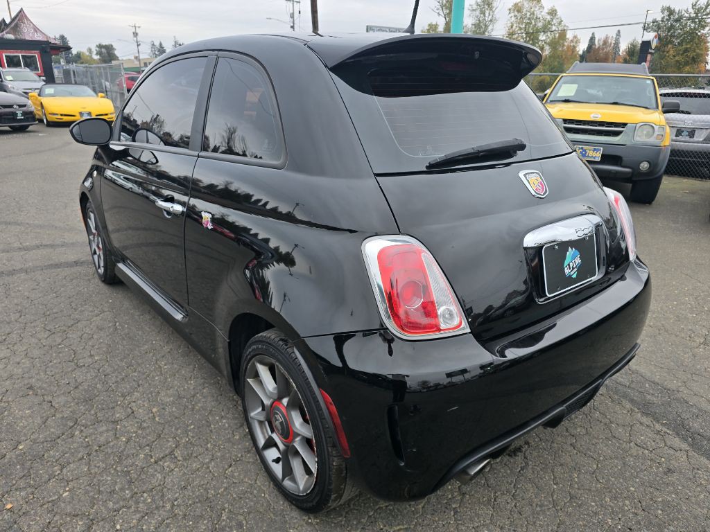 2015 FIAT 500 Image 3