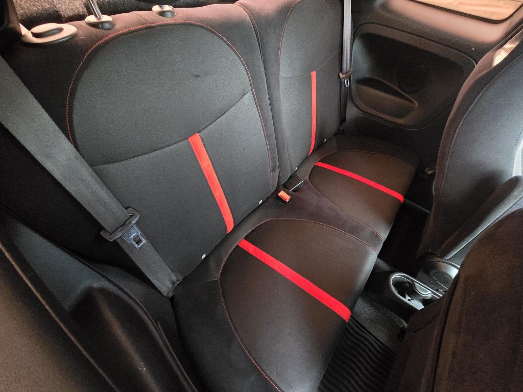 2015 FIAT 500 Image 13
