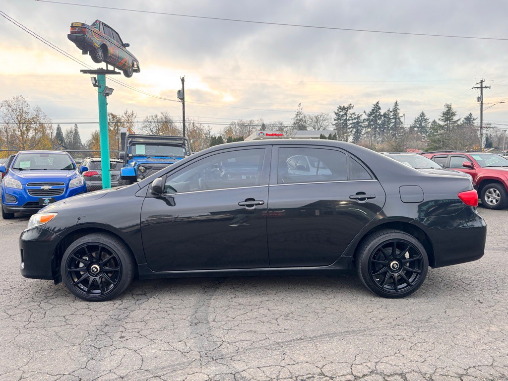 2013 Toyota Corolla Image 2