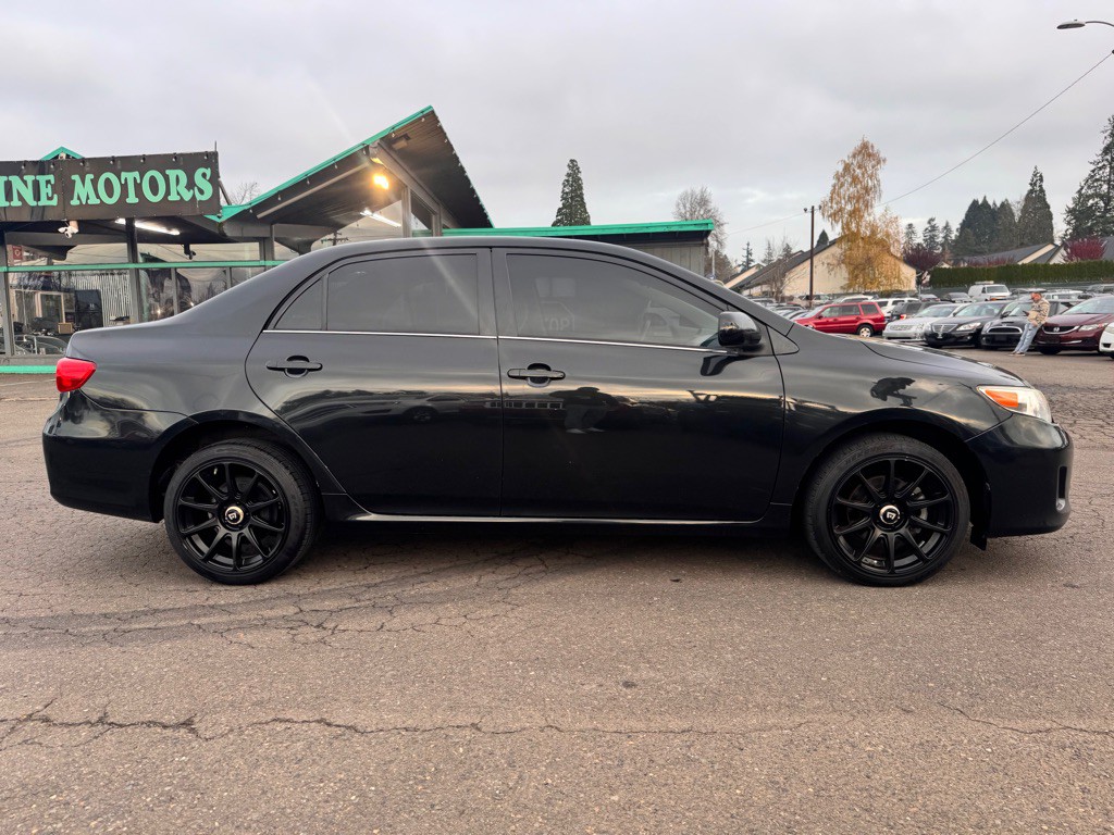 2013 Toyota Corolla Image 6