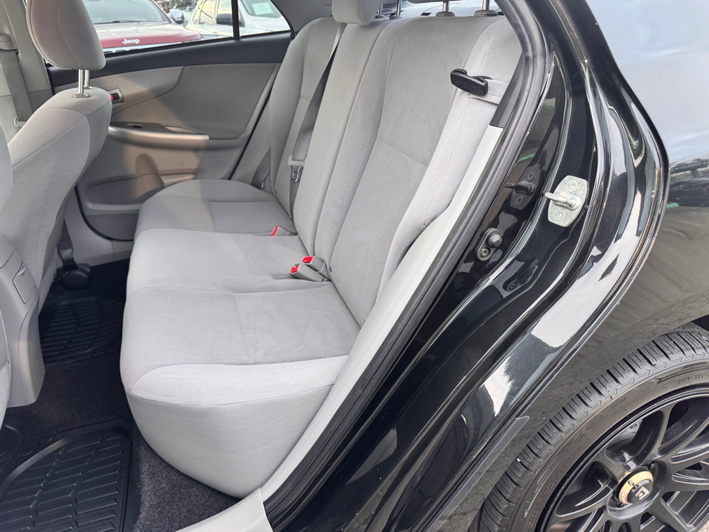 2013 Toyota Corolla Image 12