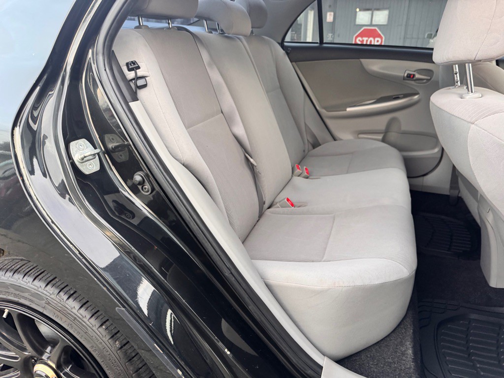 2013 Toyota Corolla Image 14