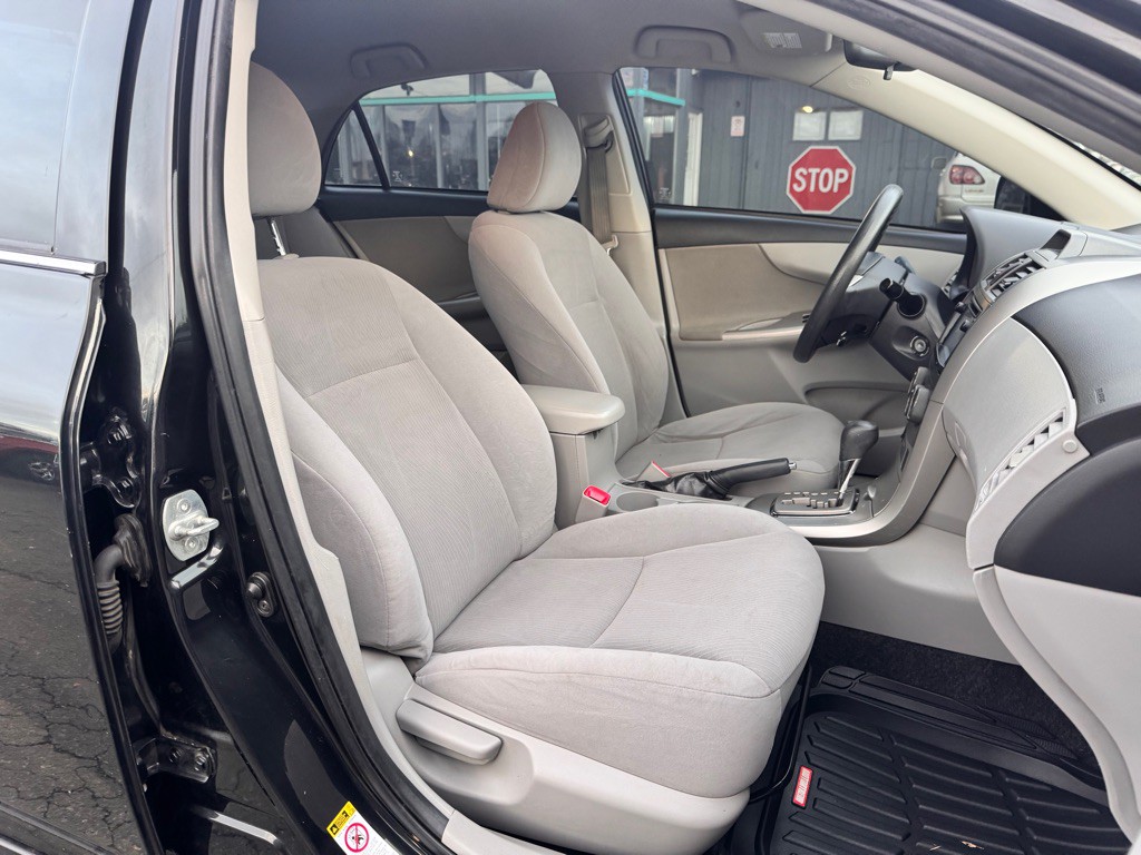 2013 Toyota Corolla Image 15