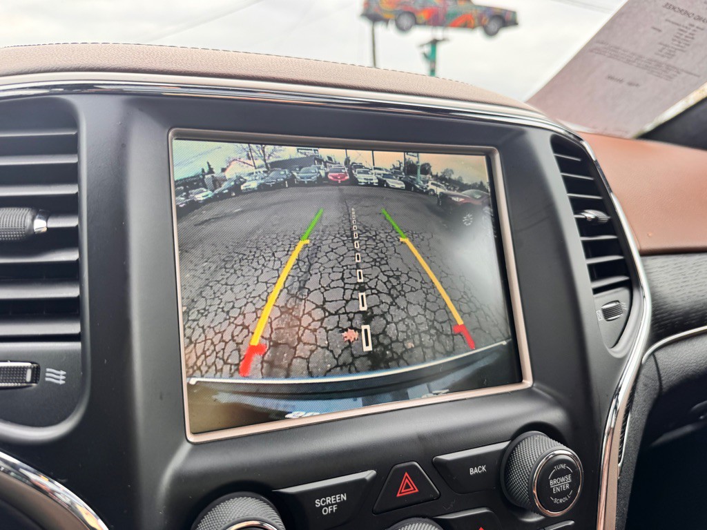 2017 Jeep Grand Cherokee Image 9