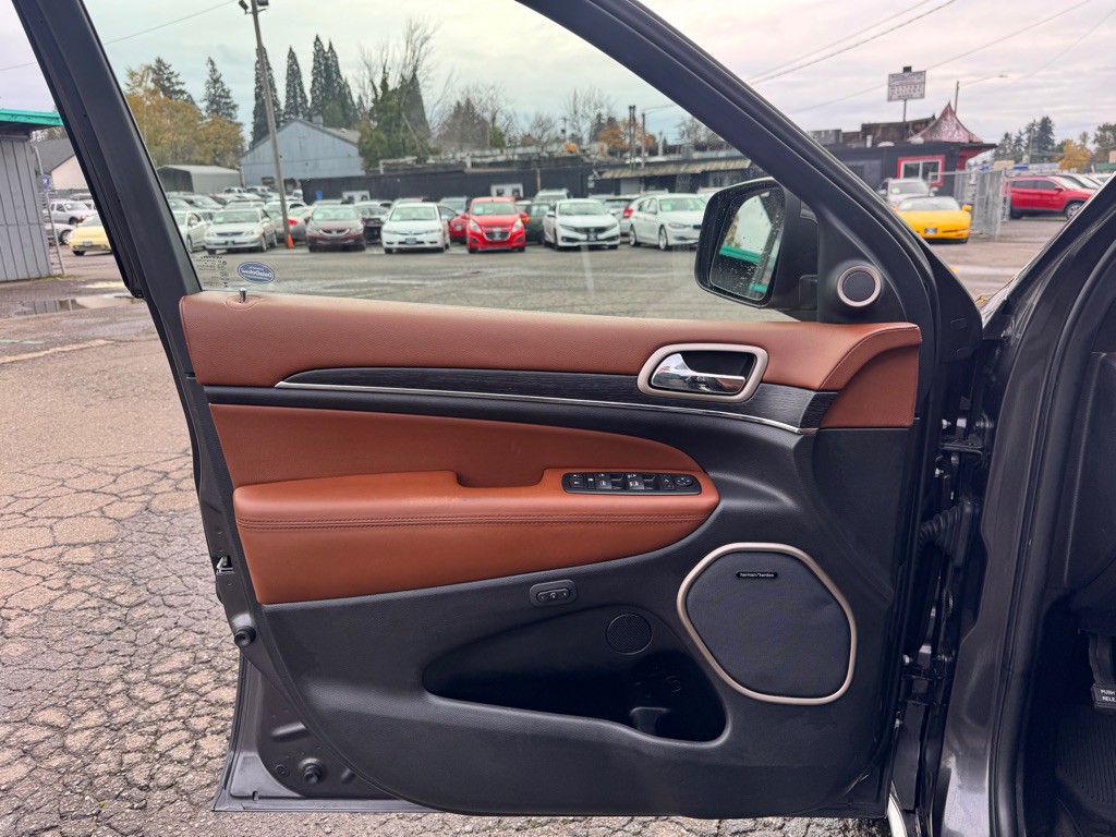 2017 Jeep Grand Cherokee Image 13