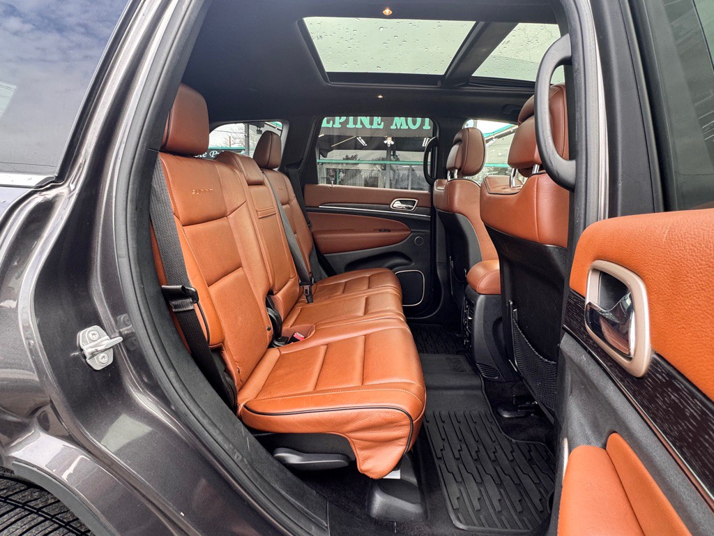 2017 Jeep Grand Cherokee Image 16