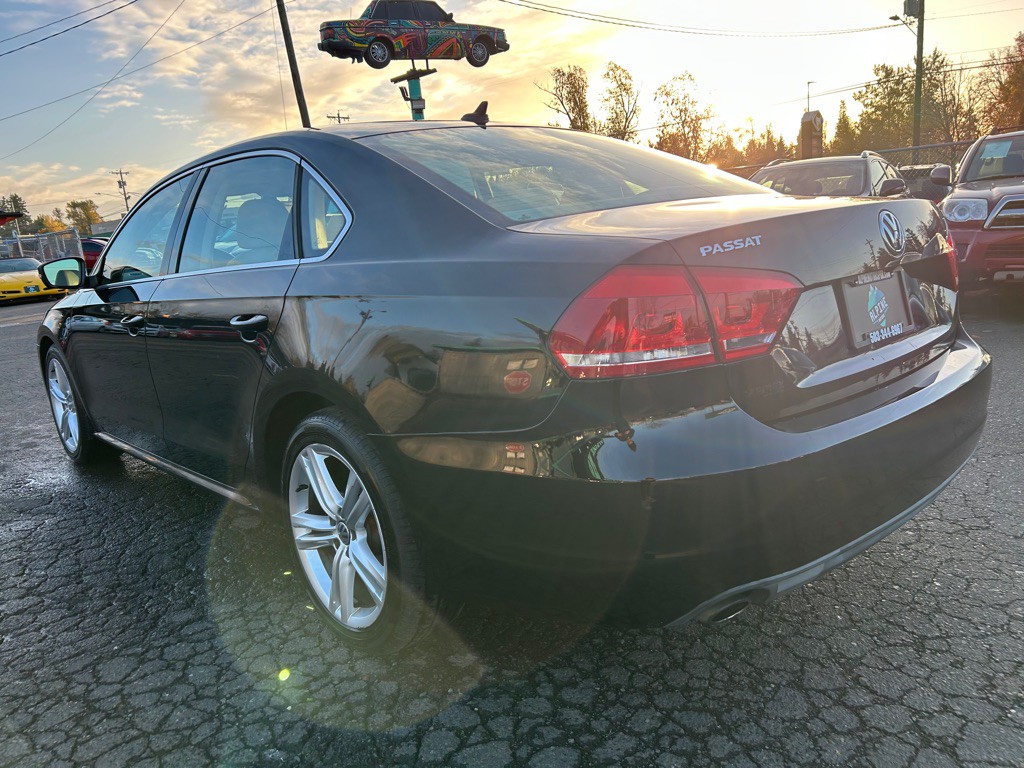 2014 Volkswagen Passat Image 2