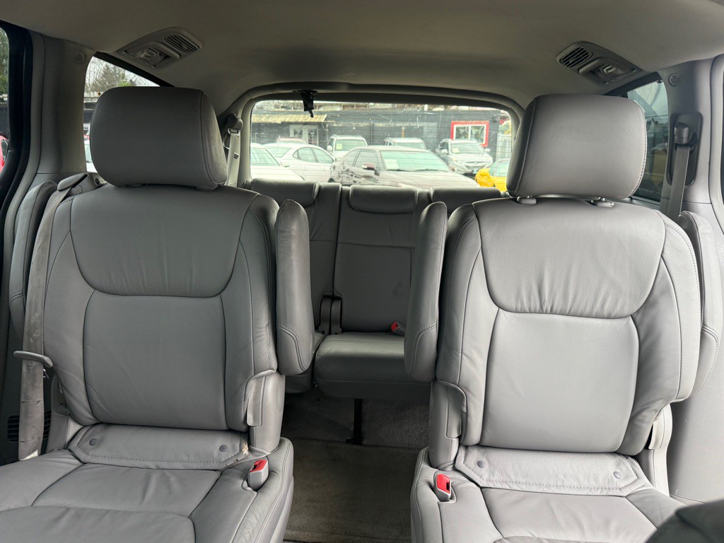 2005 Toyota Sienna Image 15