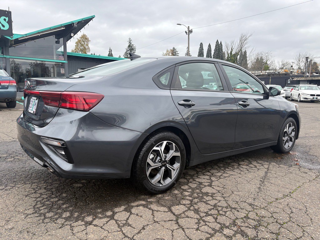 2021 Kia Forte Image 4