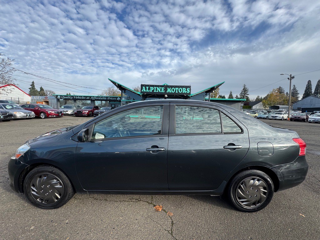 2008 Toyota Yaris Image 2