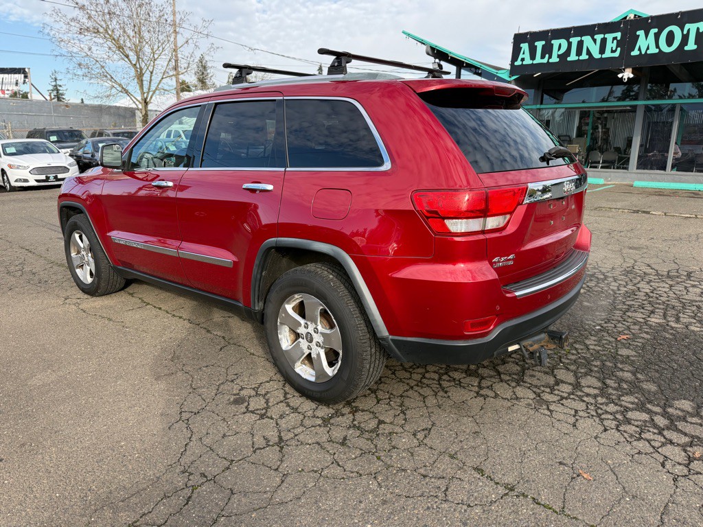 2011 Jeep Grand Cherokee Image 2