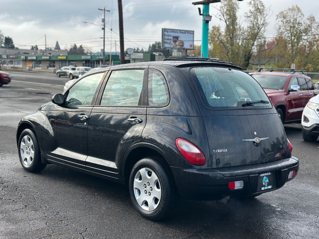 2008 Chrysler PT Cruiser Image 2
