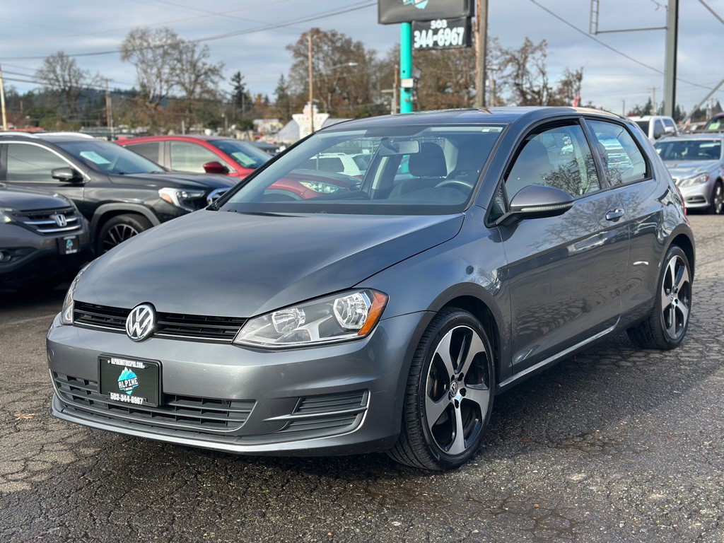 2015 Volkswagen Golf Image 1