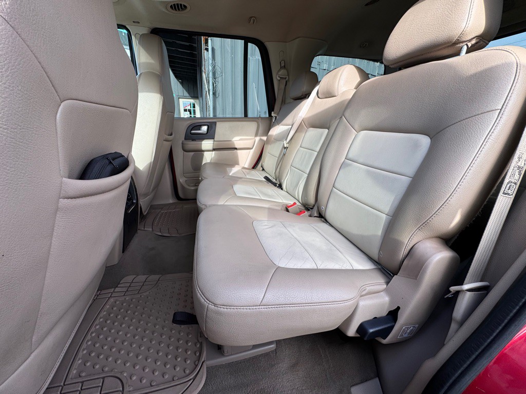 2003 Ford Expedition Image 9