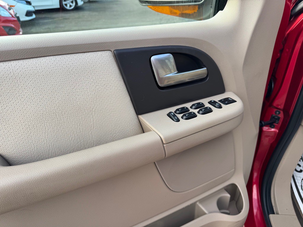 2003 Ford Expedition Image 15